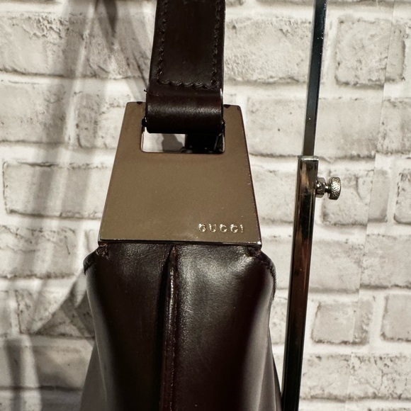 💎GUCCI Mahogany Leather V Cut Shoulder - Picture 3 of 12